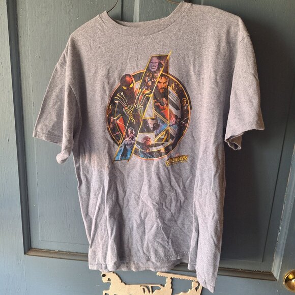Avengers Infinity War tshirt - Picture 1 of 7